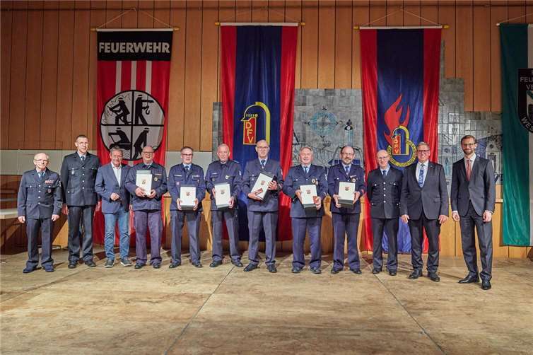 Starkes Zeichen für die Zukunft der Feuerwehr Starkes Zeichen für die Zukunft der Feuerwehr