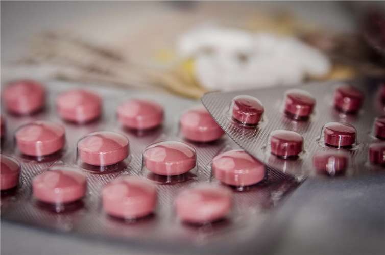 Gesund durch die Feiertage: Jetzt Hausapotheke prüfen