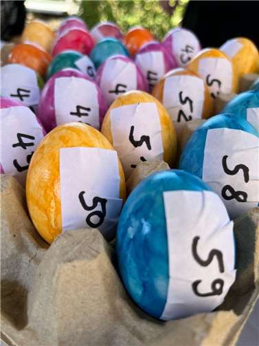 Kleine Entdecker auf Osternestsuche Kleine Entdecker auf Osternestsuche