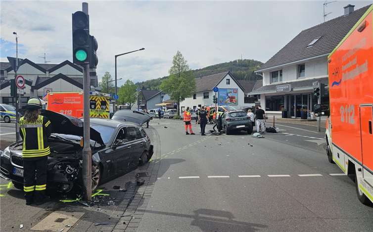 Sechs Verletzte bei Verkehrsunfall in Königswinter 