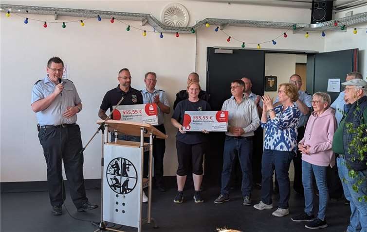 Großzügige Spende für die Feuerwehr 