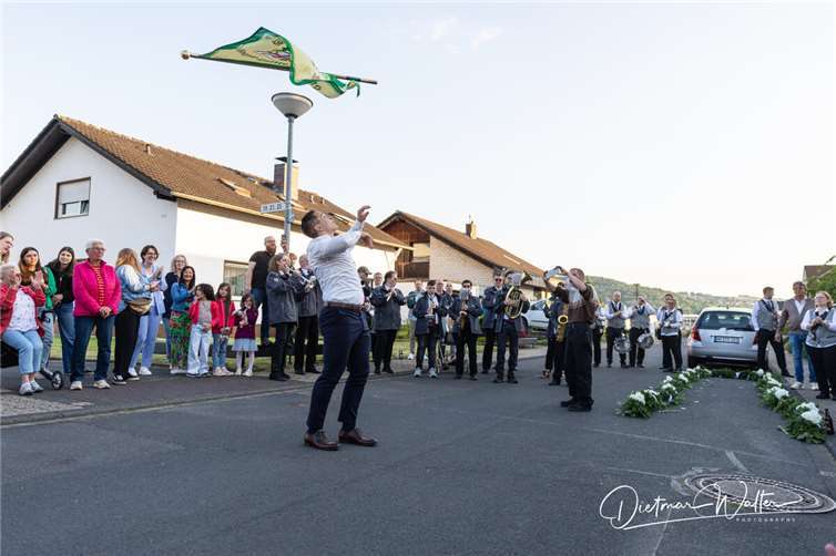 Maiball in Bad Hönningen: Festzug und Königswalzer im Zeichen der Tradition 