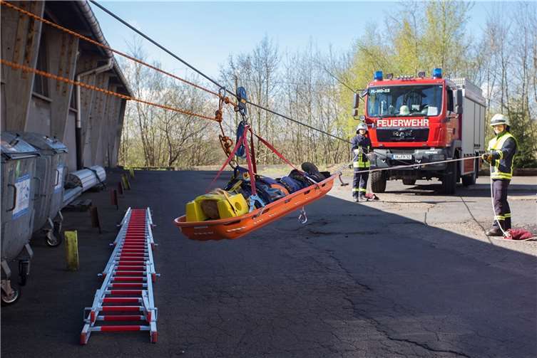 Die Wehrleute mussten fünf Stationen durchlaufen und Übungen absolvieren 