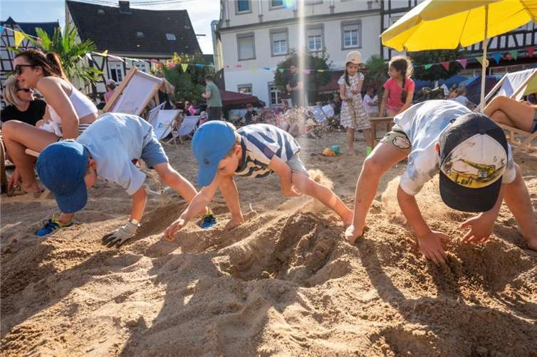 „Strünzer Strand“: Linz lädt zum Sommerurlaub mitten in der Stadt „Strünzer Strand“: Linz lädt zum Sommerurlaub mitten in der Stadt