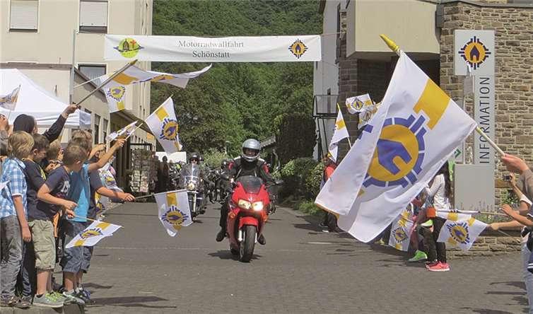„Maria, berge unser Leben in deinen Armen“ 