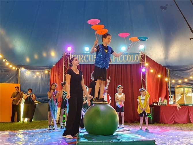 Eine Woche voller Zirkuszauber an der Grundschule Rohrerhof Eine Woche voller Zirkuszauber an der Grundschule Rohrerhof