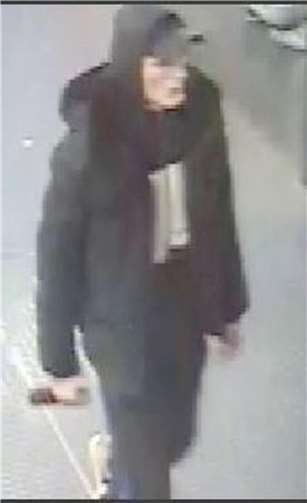 Fahndung: Unbekannter schlägt 15-Jährigen mit einer Glasflasche gegen den Kopf  