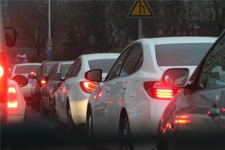 Der ADAC erwartet lange Staus am Wochenende  
