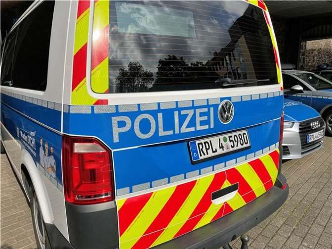 12.07.: Mehrere Autos bei Unfall in Mülheim-Kärlich beschädigt