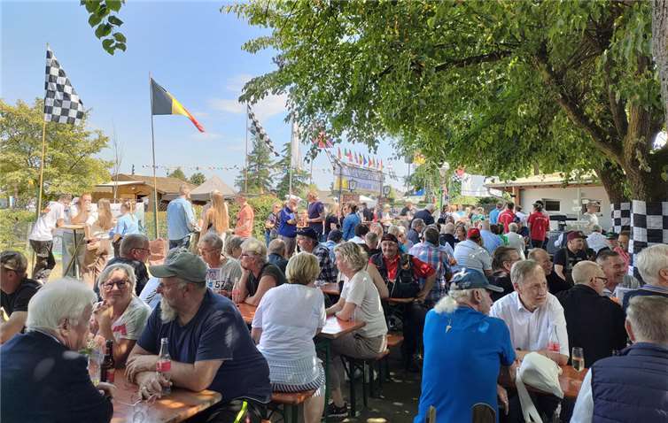 Dorfplatz wurde zu lebendigem Museum 