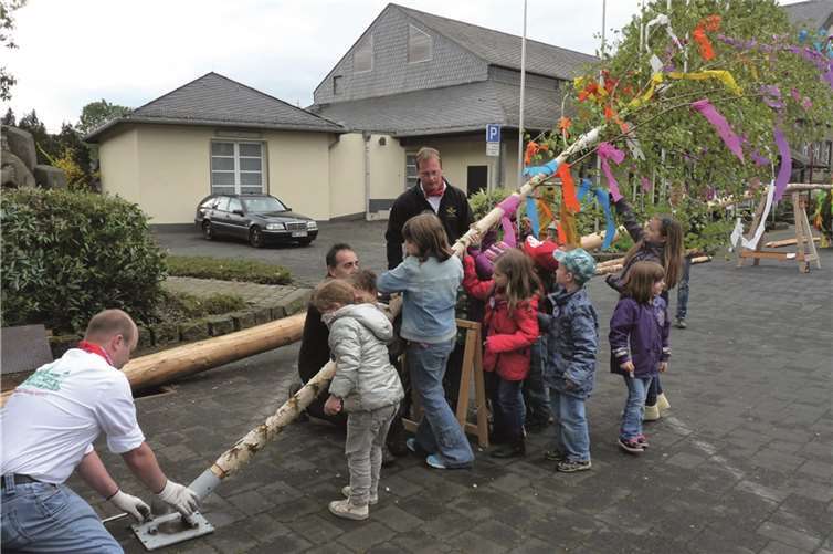 Ein Maibaum für Groß und Klein 