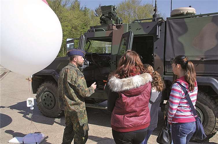 Bundeswehr in Mayen zum Kennenlernen und Ausprobieren 