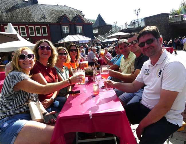 Gaumenfreuden vom Roten Weinbergpfirsich in Cochem genossen 