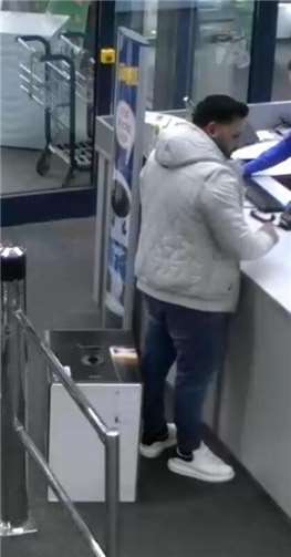 Foto-Fahndung in Neuwied: Wer kennt diesen Mann? 