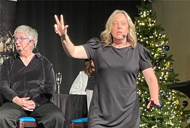 Bühnenprogramm „KRIMITHEK – Der letzte Weg“ begeisterten das Publikum im Kulturzentrum „Zweite Heimat“. 