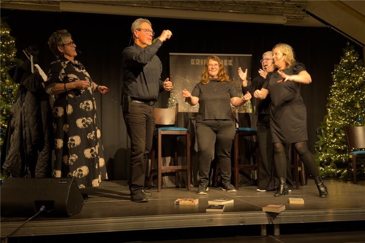 Bühnenprogramm „KRIMITHEK – Der letzte Weg“ begeisterten das Publikum im Kulturzentrum „Zweite Heimat“. 