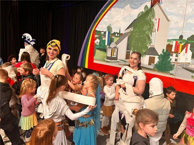 Bunter Kinderkarneval begeisterte St. Katharinen 