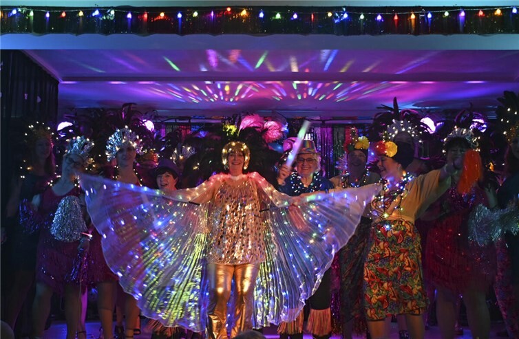 Ausgelassene Stimmung bei der Sitzung der Holzweiler Möhnen  