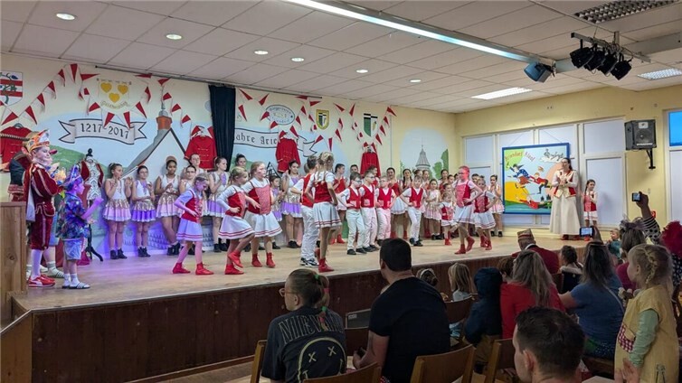 KG „Mir maachen met“ Ariendorf feiert Kinderkarneval 