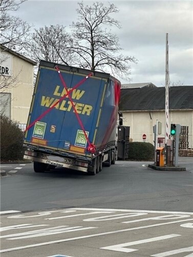 09.02.: 26 Tonnen schwere Ladung unzureichend gesichert 