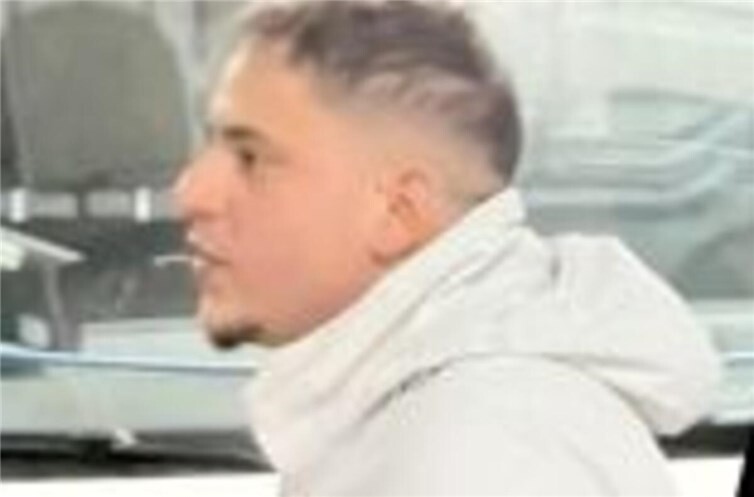 30.05.: Tritte und Faustschläge: Polizei fahndet nach Tatverdächtigem 