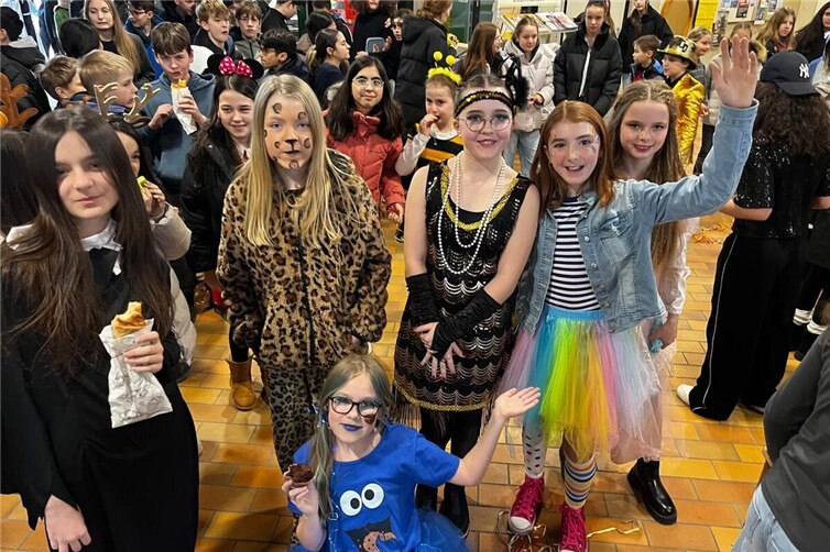 Karneval am Gymnasium im Kannenbäckerland mit dem Motto „Hollywood“