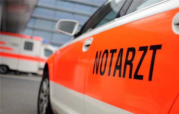 18.02.: 24-jährige nach plötzlicher Verpuffung verletzt ins Krankenhaus gebracht 