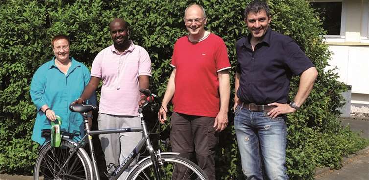Fahrräder wurden an Asylbewerber übergeben 