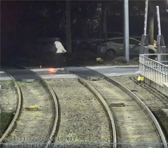 02.03.: Brandanschlag in Bornheim: Polizei sucht Verdächtigen 