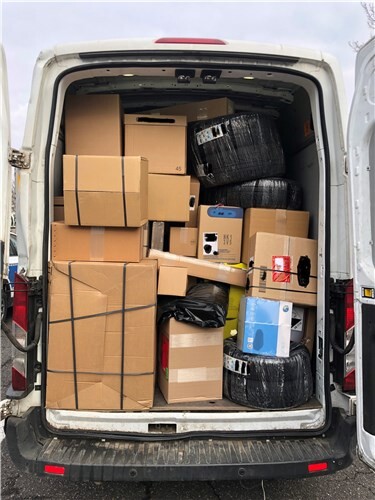 Bild des belandenen Transporters.