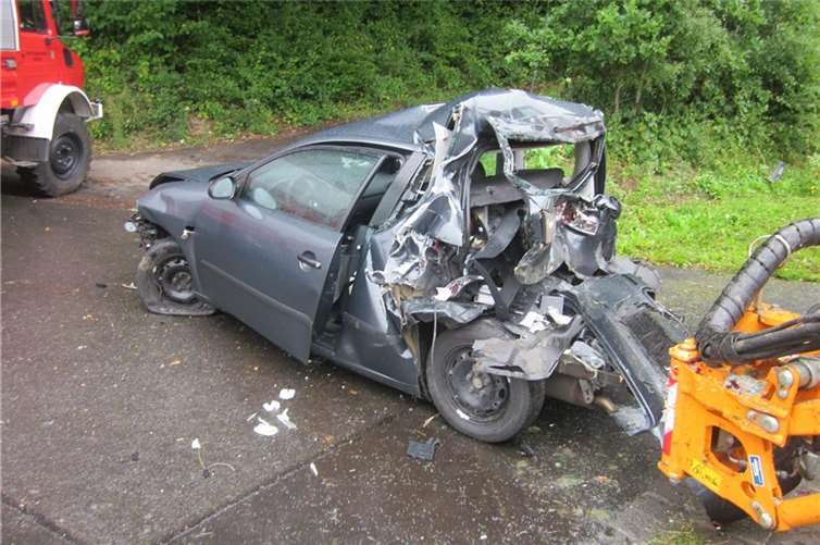 Bild des beschädigten Seat der Autofahrerin. Fotos: Polizei Adenau