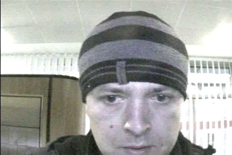 Bild des ersten Täters. Fotos: Kriminalpolizei