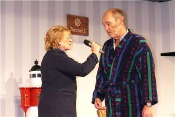 Fotogalerie: Theater „Barfuß im Schnee“