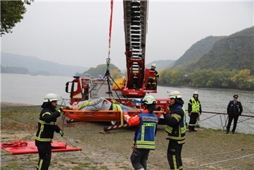 Fotogalerie: Jahresabschlussübung der Freiwilligen Feuerwehr Andernach 2025