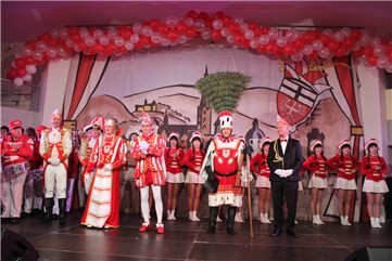 Fotogalerie: Proklamation des Ahrweiler Dreigestirns 2025