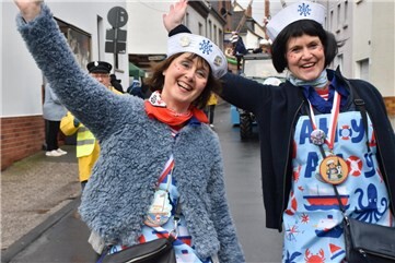 Fotogalerie: Möhnenzug in Gladbach 2026