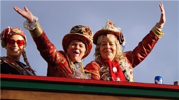 Fotogalerie: Möhnenzug in Mülheim-Kärlich an Weiberfastnacht 2026