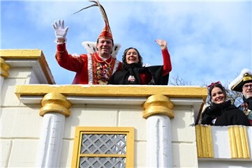 Fotogalerie: Veilchendienstagszug in Mendig 2026