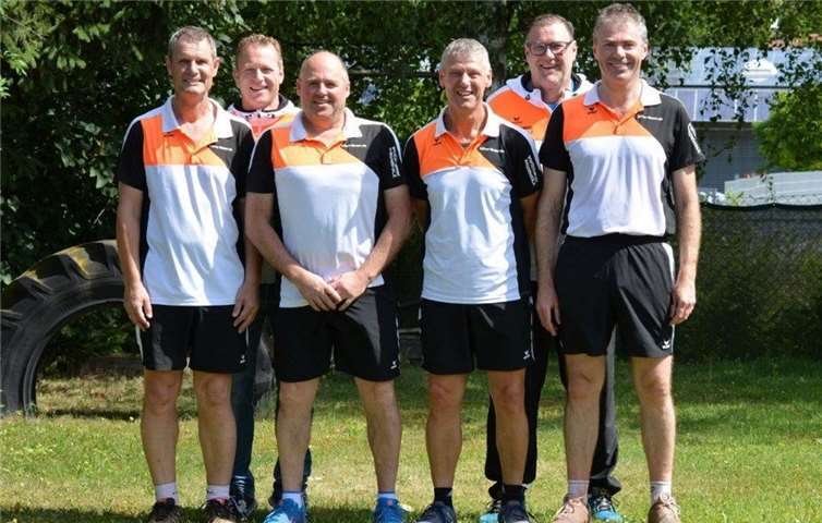 Bild v.l. W. Schrauth, J. Aschenbrenner, A. Knauf, A. Schrauth, U. Kalter, B. Auer, Es fehlt: T. Naunheim