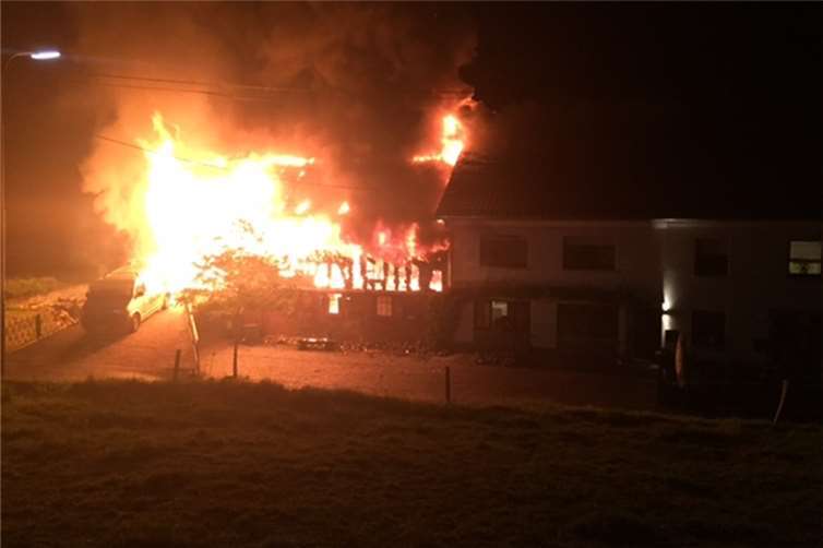 Bild vom Scheunenbrand in Widderstein. Foto: Polizei Neuwied