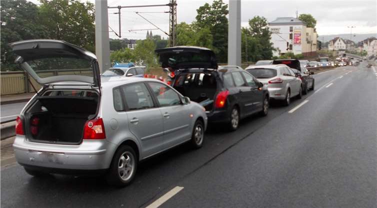 Bild von der Unfallstelle Fahrtrichtung Vallendar. Foto: Polizei