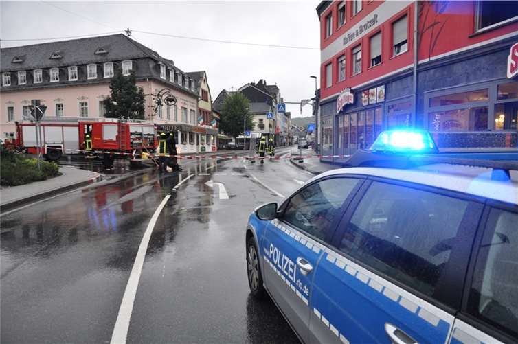 Bild von der Unfallstelle an der Hauptstraße in Adenau. Fotos: WinklerTV