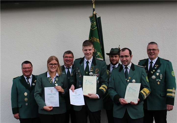 Bild von links nach rechts: Hans Willi Börder, Lena Graziola, Uwe Graziola, Rico Ewenz, Marc Graziola, Michael Stüber und Heinz Vossenkuhlprivat