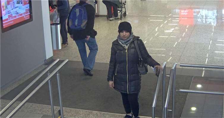 Bilder aus der Videoüberwachung. Wer kennt diese PersonenKreispolizeibehörde Rhein-Sieg-Kreis