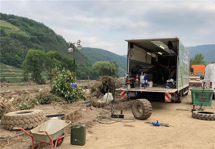 Helfer - Helfen - Helfern Bilder vom Einsatzort in Walporzheim. Foto: privat