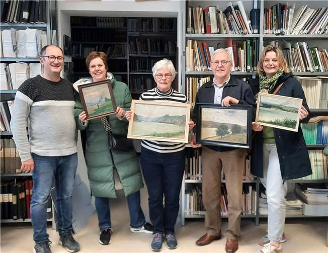 Bilderübergabe aus dem Nachlass Herrmann durch Familie Gerts.  Fotos: Stadtverwaltung Lahnstein