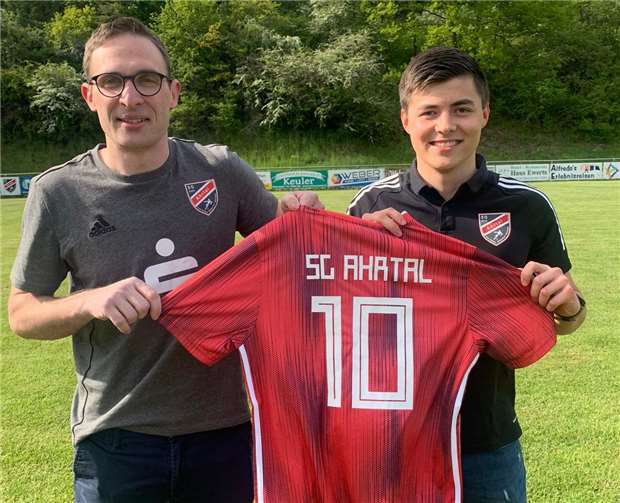 Bildunterschrift: Trainer Marcel Zimmermann mit Co-Trainer und Offensivkraft Simon Schmitten.Foto: privat