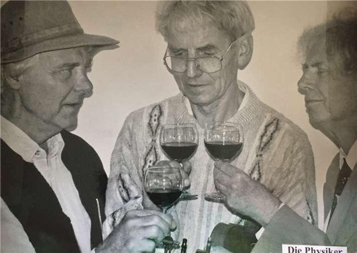 Bindeglied zwischen erstem Beruf als Physiker und lebenslanger Berufung: Traugott Scholz in „Die Physiker“ mit Wolfang Dietzel und Thomas Menck. (1998)