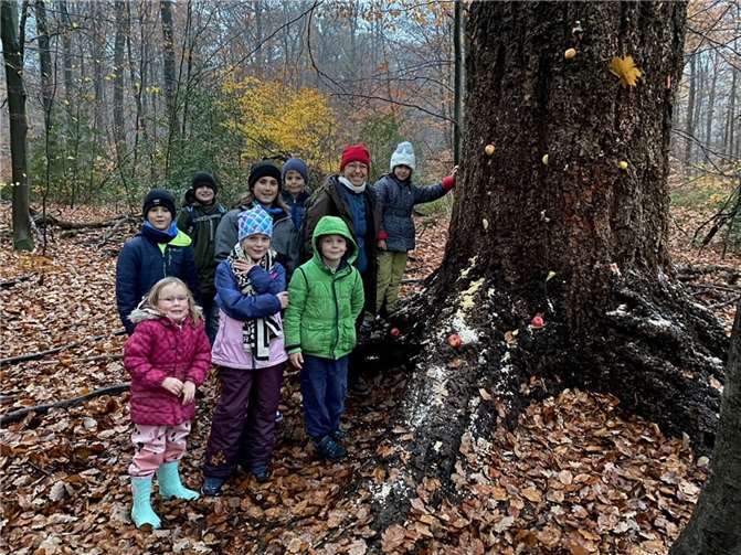 Biologin mit den Meckikids. Foto: Vanessa Gellermann
