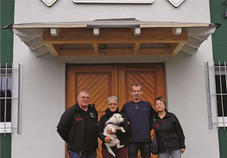 Birgit Becker, Rosemarie Marzi und Achim Nelles machten sich auf den Weg nach Elkhausen-Katzwinkel in den hohen Westerwald.privat
